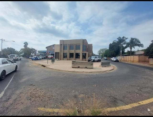 BUSINESS FOR SALE IN CAPITAL PARK